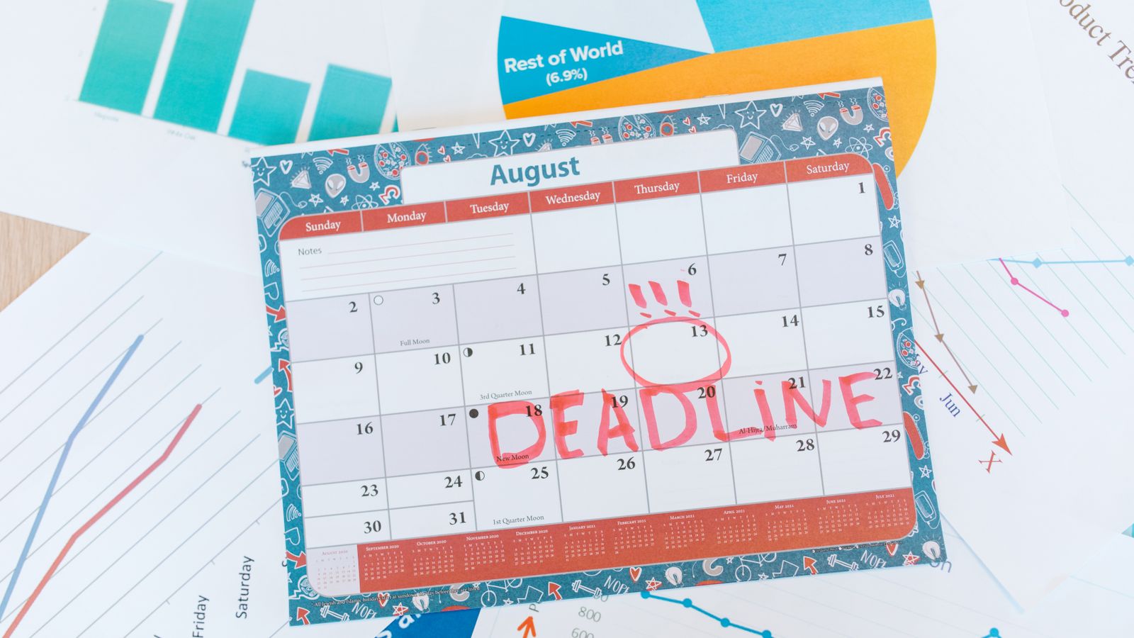 Calendar with a deadline reminder marked on it